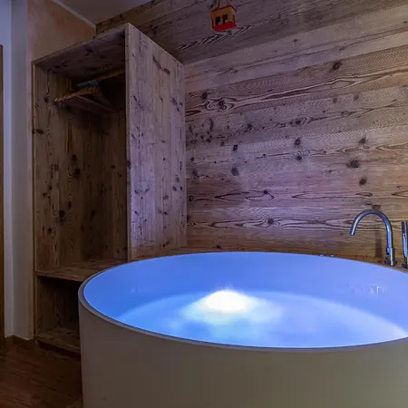 Apartamento Regia Wellness, Con Sauna E Vasca Idromassaggio