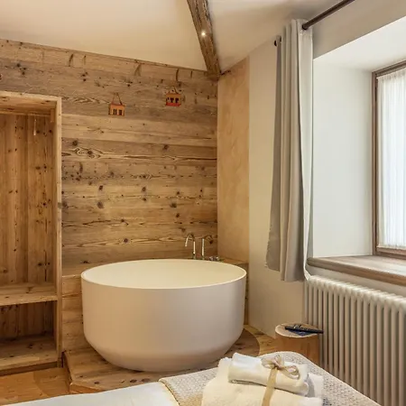 Regia Wellness, Con Sauna E Vasca Idromassaggio Apartamento *