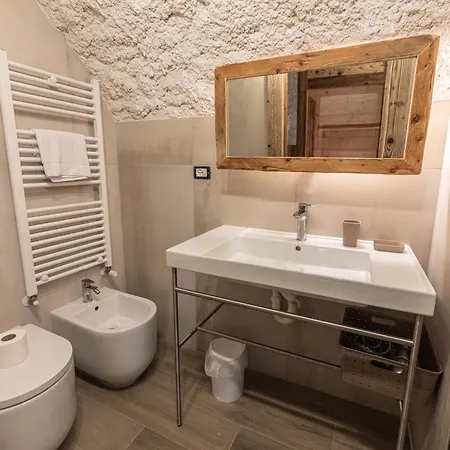 Regia Wellness, Con Sauna E Vasca Idromassaggio